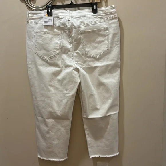 Plus Size SONOMA White Nicolini Curvy Fit Straight Crop Raw Hem Jean Pants 20W - Picture 5 of 6